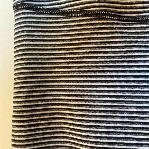 Zella crop leggings in black gray white parallel stripes flattering size‎ medium - Picture 6 of 6